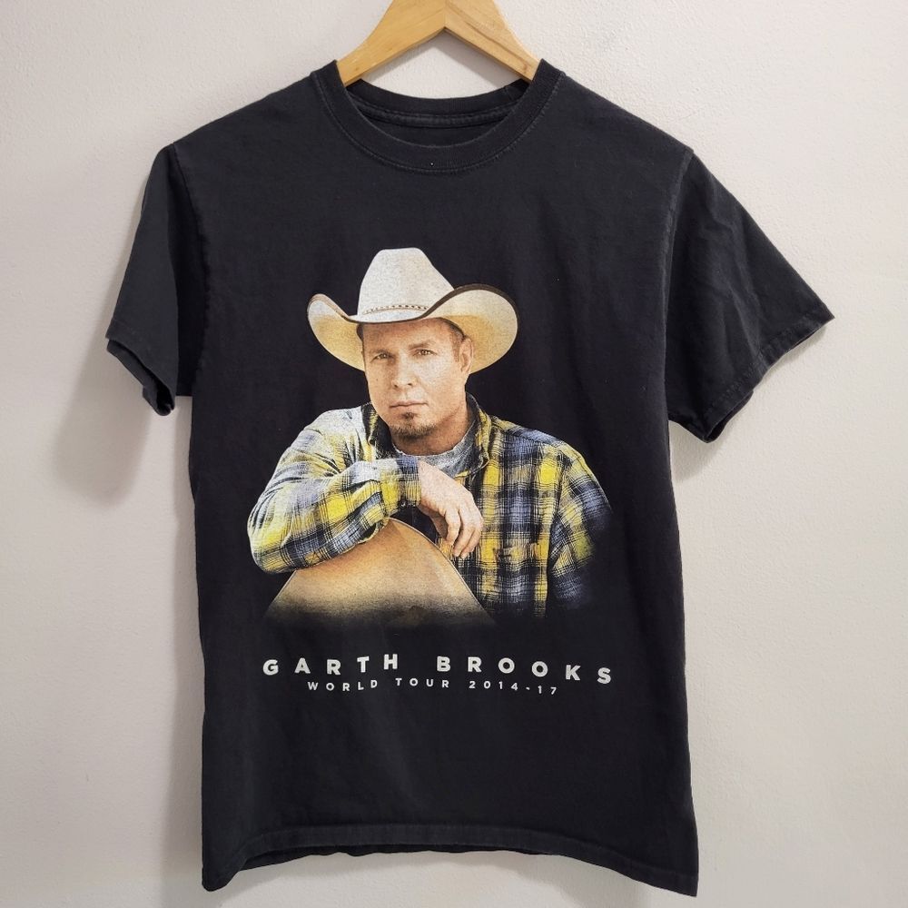 Garth Brooks World Tour 2014-2017 Tee with Cities Size Small